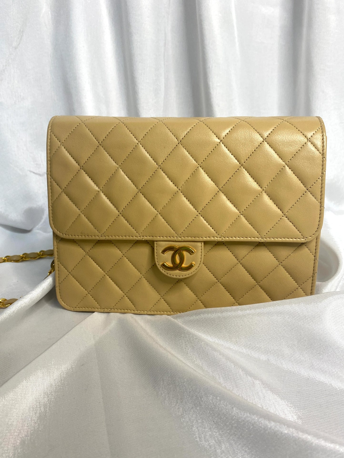 Chanel Classic SIngle Flapbag Beige