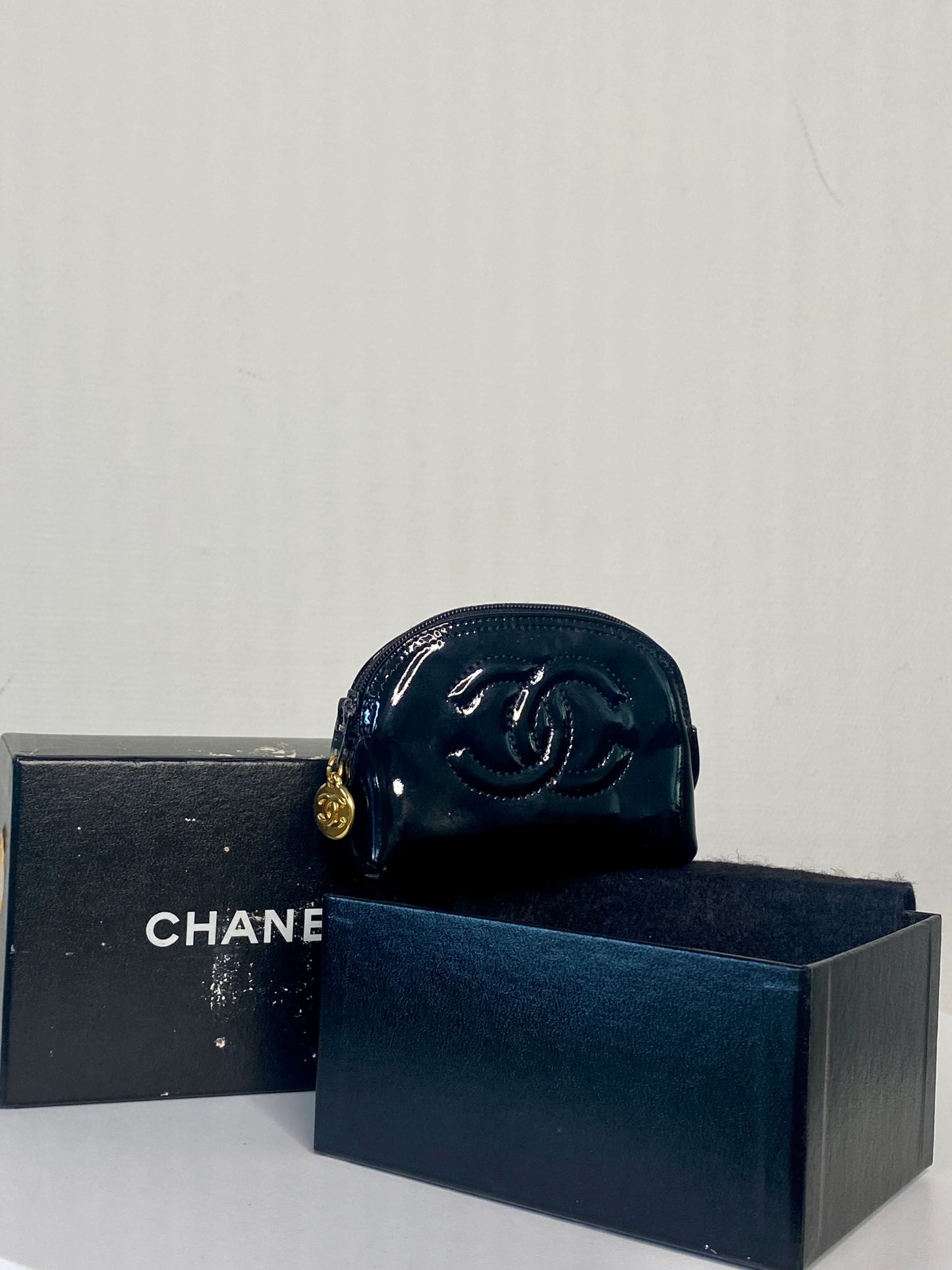 Chanel Pouch Lakleer GHW