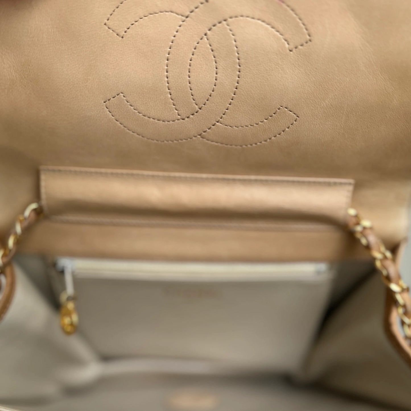 Chanel Single Flapbag Beige Small 76 cm