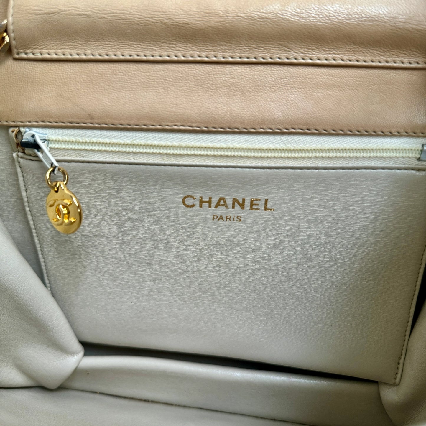 Chanel Single Flapbag Beige Small 76 cm