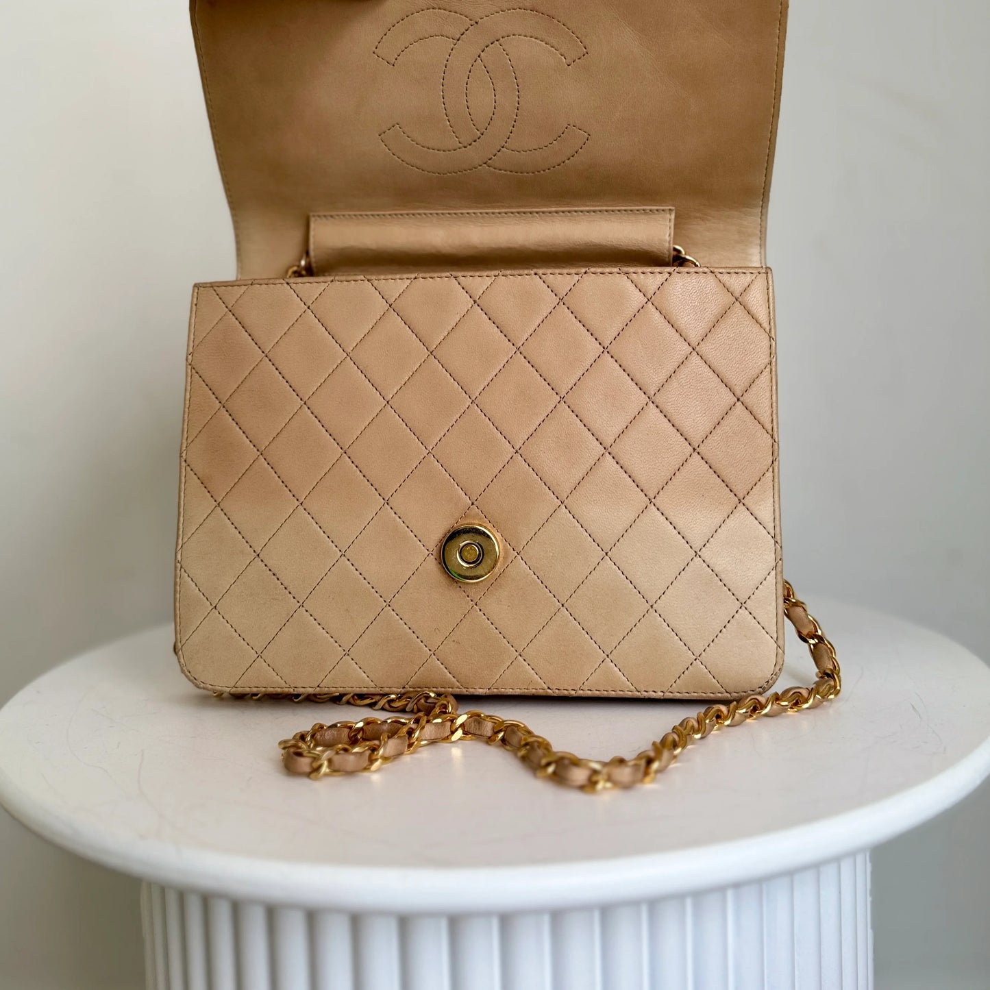 Chanel Single Flapbag Beige Small 76 cm