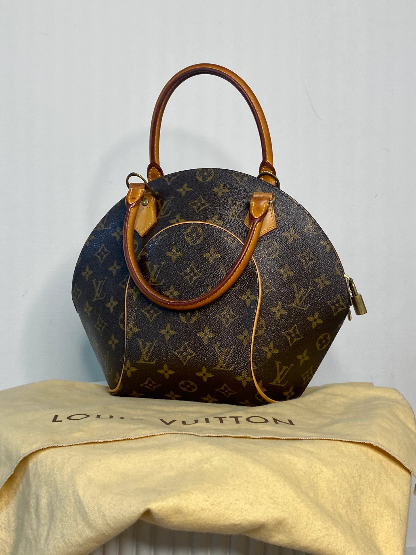 Louis Vuitton Ellipse PM