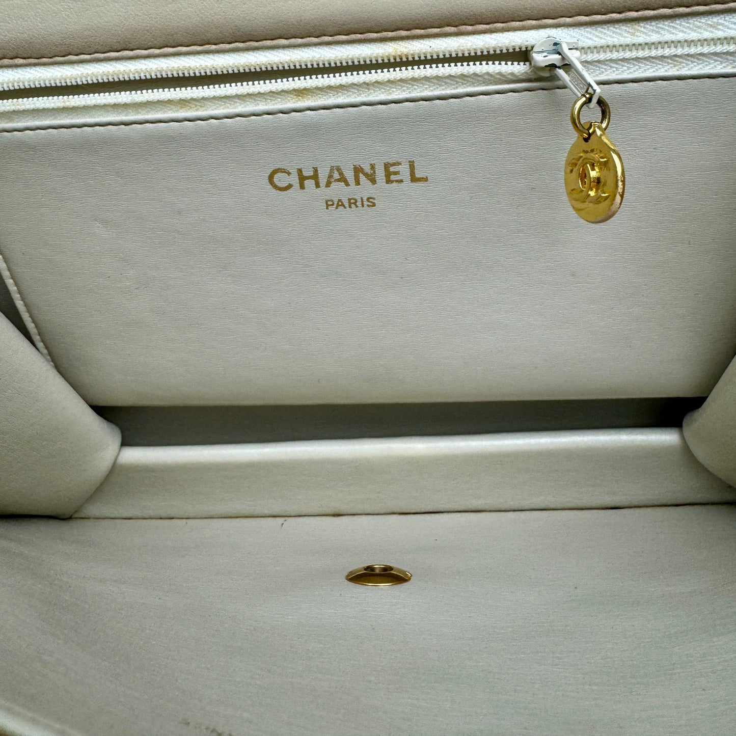 Chanel Single Flapbag Medium Beige