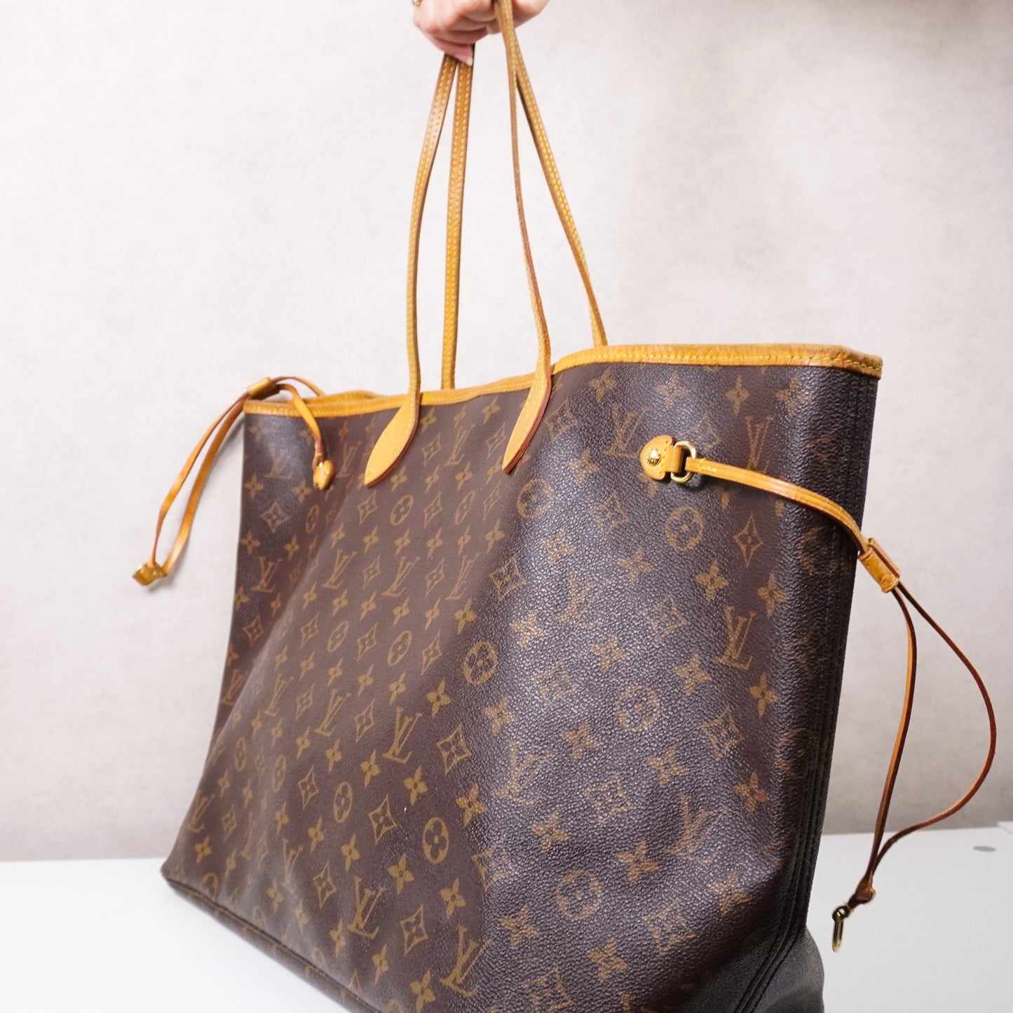 Louis Vuitton Neverfull Monogram GM - beige interieur