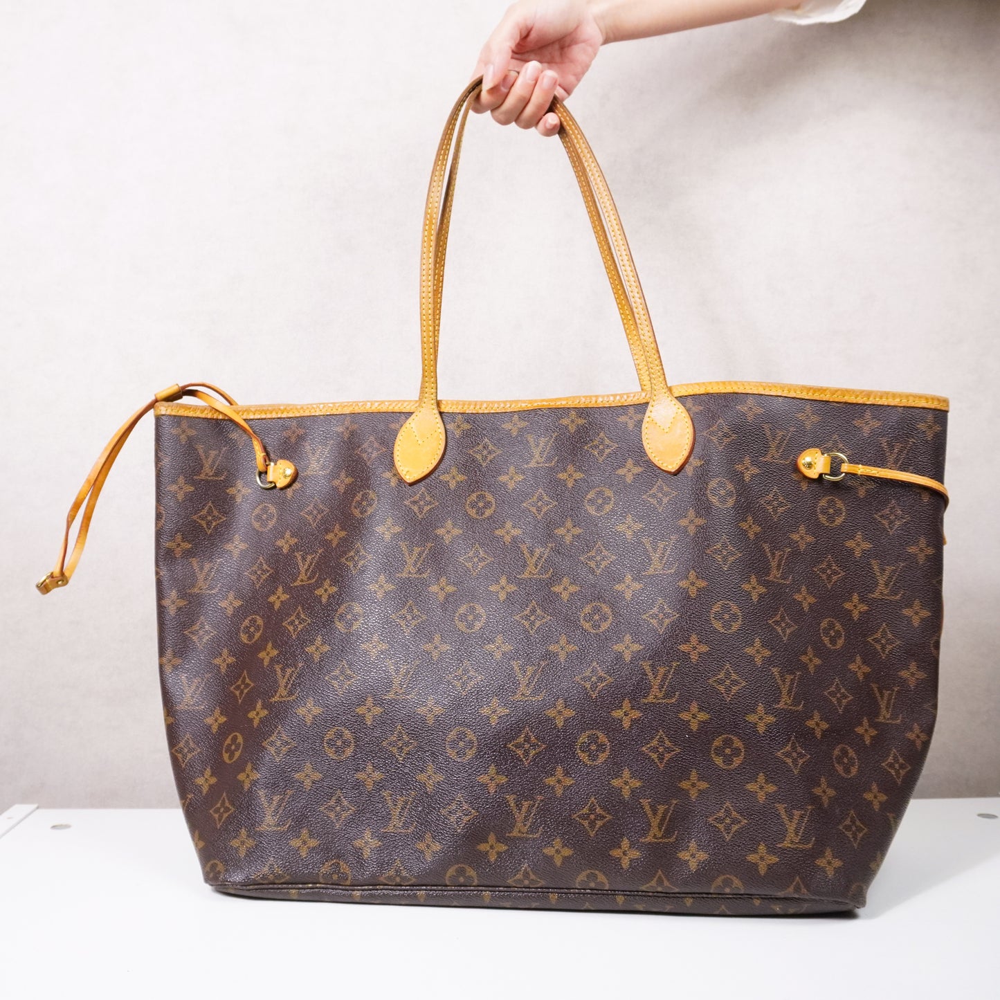 Louis Vuitton Neverfull Monogram GM - beige interieur