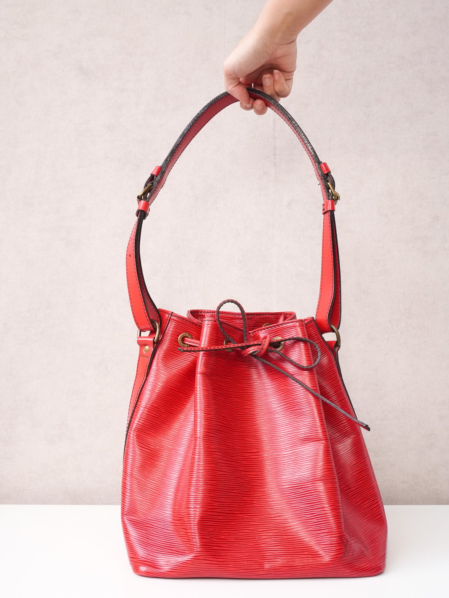 Louis Vuitton Noé EPI red